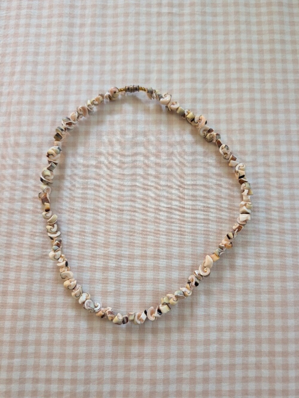 Vintage Cut Spiral Puka Shell Chip Necklace (17.5")